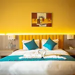 Six Seasons Hotel